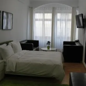  Aparthotel The Square